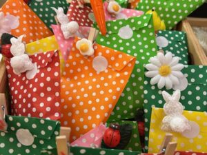 Le petit cadeau d'assiette de Pâques